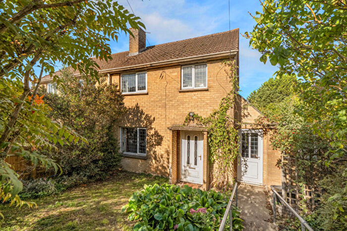 3 Bedroom Semi-Detached House For Sale In Hailey Avenue, Chipping Norton, Oxfordshire, OX7