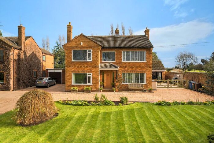 5 Bedroom Detached House For Sale In Church End, Cawood, Selby, YO8