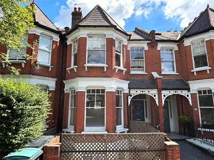 Studio To Rent In Coniston Road, London, N10