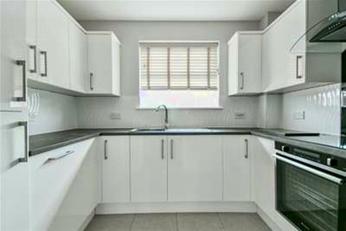 2 Bedroom Flat To Rent In Churchward, SN2