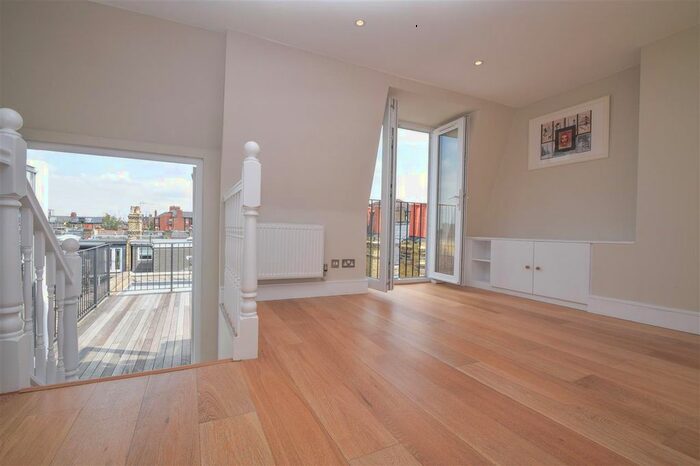 4 Bedroom Maisonette To Rent In Fulham Palace Road, London, SW6