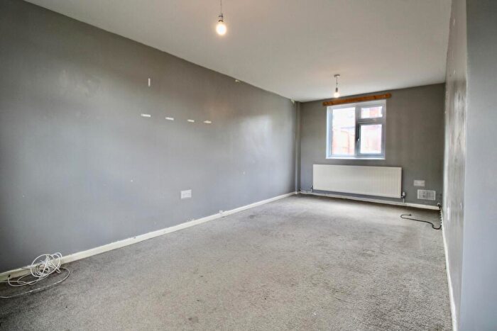 2 Bedroom End Of Terrace House To Rent In New Romney Crescent, Leicester, LE5