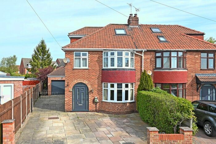 4 Bedroom Semi-Detached House To Rent In Manor Way, Rawcliffe, York, YO30