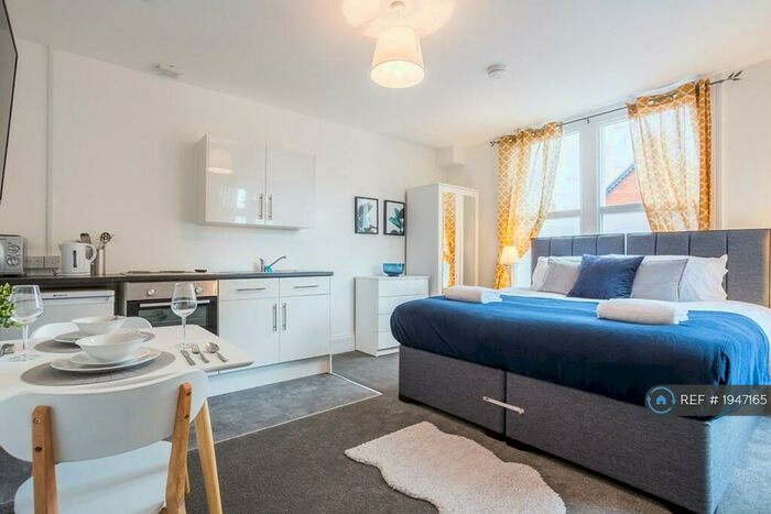 1 Bedroom Flat To Rent In North Road, Westcliff-On-Sea, SS0