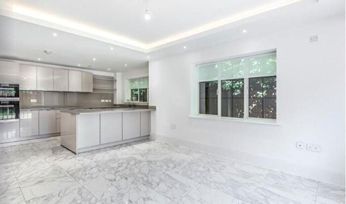 5 Bedroom Property To Rent In Chandos Way, Hampstead, NW11