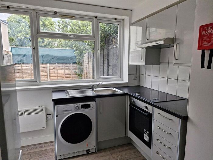 Studio To Rent In Friern Barnet Road, London, N11