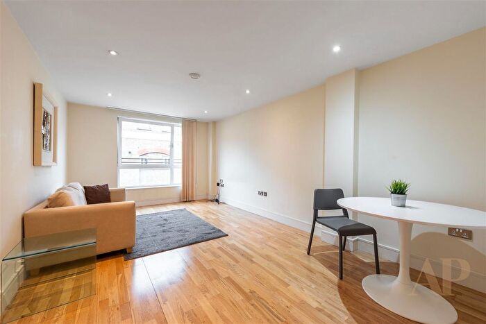 2 Bedroom Flat To Rent In Cheshire Street, Shoreditch, E2