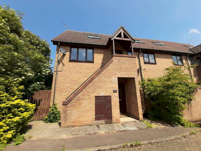 2 Bedroom Flat To Rent In Page Court, Ely, CB7