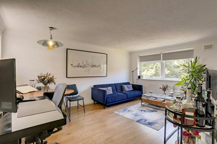 2 Bedroom Flat To Rent In Honor Oak Road, Forest Hill, London, SE23