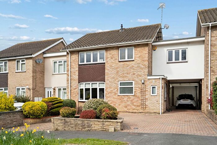 4 Bedroom Link Detached House For Sale In Lower Tail, Carpenders Park, Watford, WD19