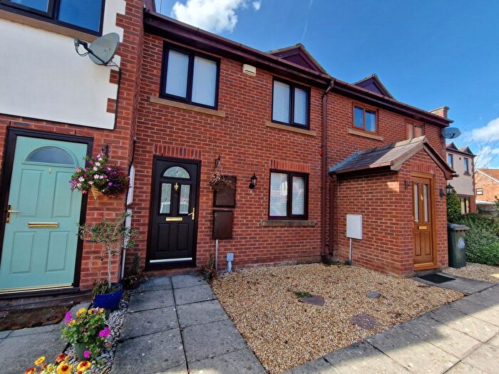 3 Bedroom Terraced House To Rent In Church Farm Court, Willaston, CH64