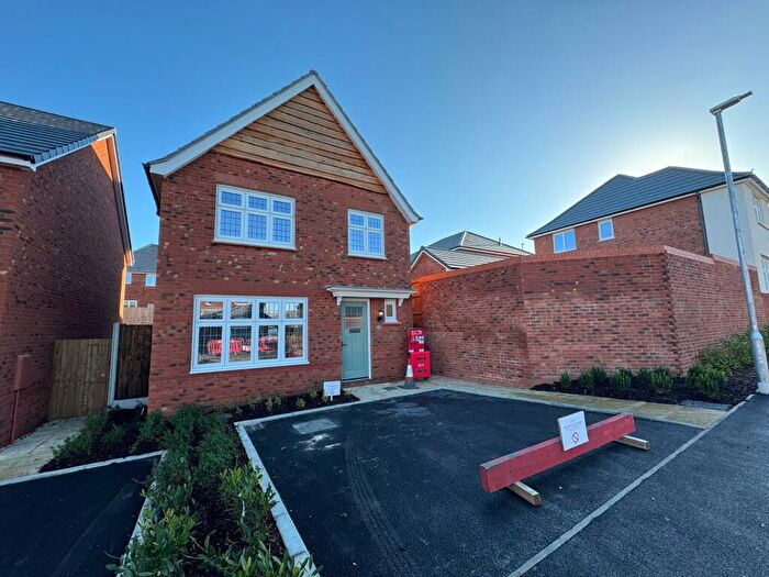 3 Bedroom Detached House To Rent In Clouds Row, Badbury Park, Swindon, SN3