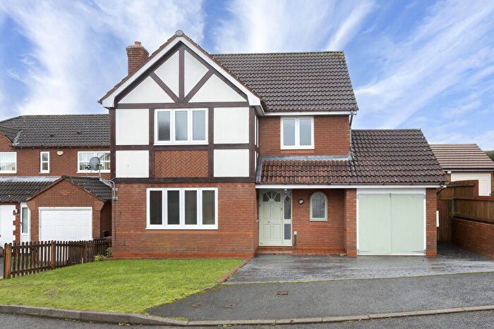 4 Bedroom Detached House To Rent In Briar Close, Lickey End, Bromsgrove, B60