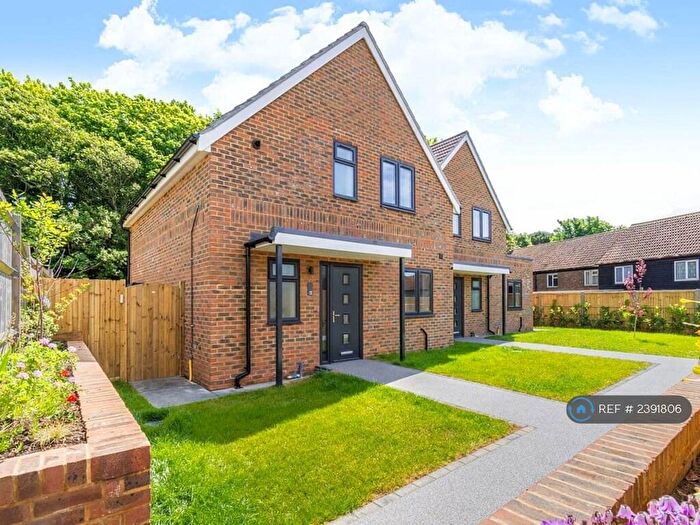 3 Bedroom Semi-Detached House To Rent In Glynn Road, Peacehaven, BN10