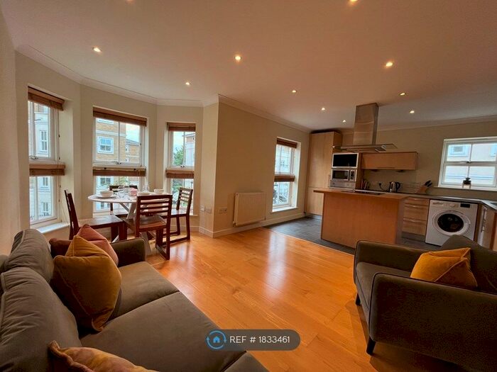 3 Bedroom Flat To Rent In Northpoint Square, London, NW1