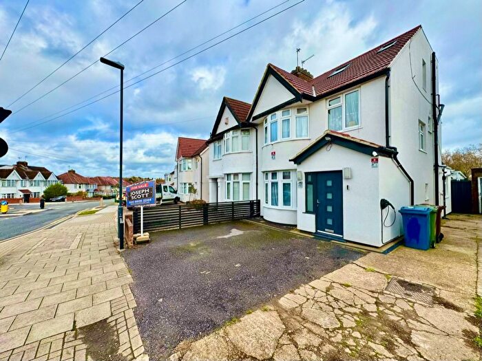 4 Bedroom Semi Detached House For Sale In Merlin Crescent, Edgware, HA8