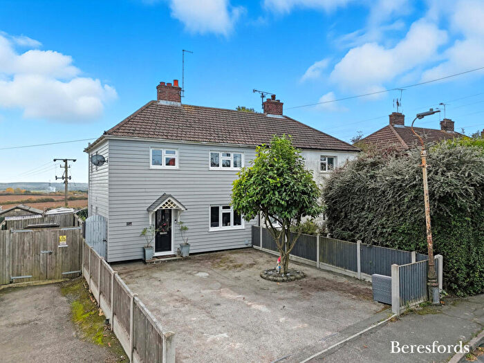 3 Bedroom Semi-Detached House For Sale In Meadow Road, Rettendon Common, CM3