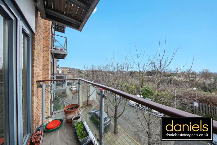 1 Bedroom Flat For Sale In Plough Close, Kensal Green, London, NW10