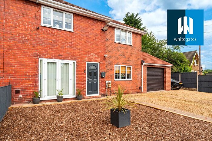 4 Bedroom End Of Terrace House For Sale In Smeaton Road, Upton, Pontefract, West Yorkshire, WF9