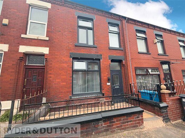 5 Bedroom Terraced House To Rent In Villa Road, Oldham, Greater Manchester, OL8