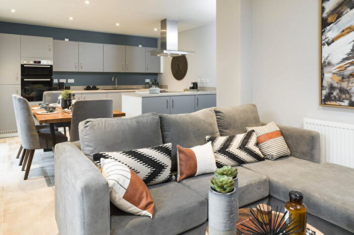 4 Bedroom Detached House For Sale In Bedford Road, Lower Stondon, SG16