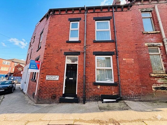 4 Bedroom Terraced House For Sale In Moorfield Crescent, Leeds, LS12