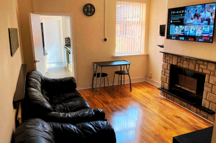 4 Bedroom Semi-Detached House To Rent In Edward Street, Loughborough, Leicestershire, LE11
