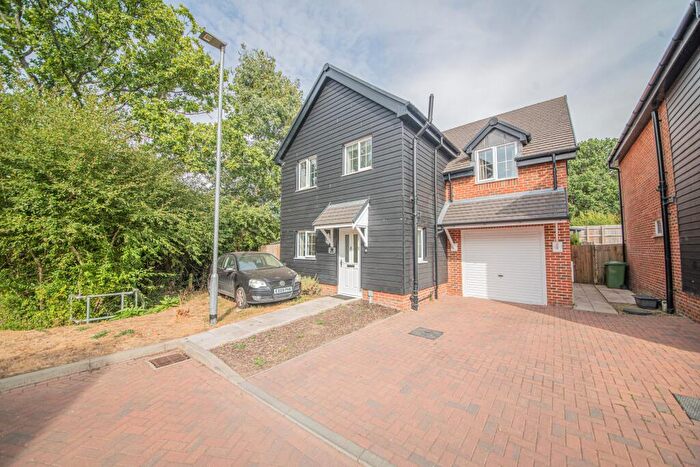 4 Bedroom Detached House For Sale In Mead Lane, Horton Heath, Eastleigh, SO50