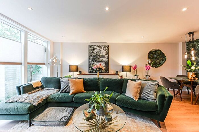 2 Bedroom Flat To Rent In Barrington Road, Brixton, London, SW9