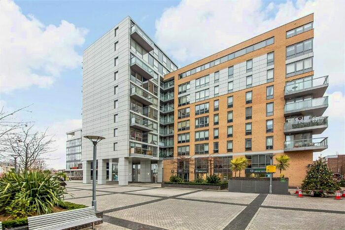 1 Bedroom Flat To Rent In Victoria Parade, London, SE10