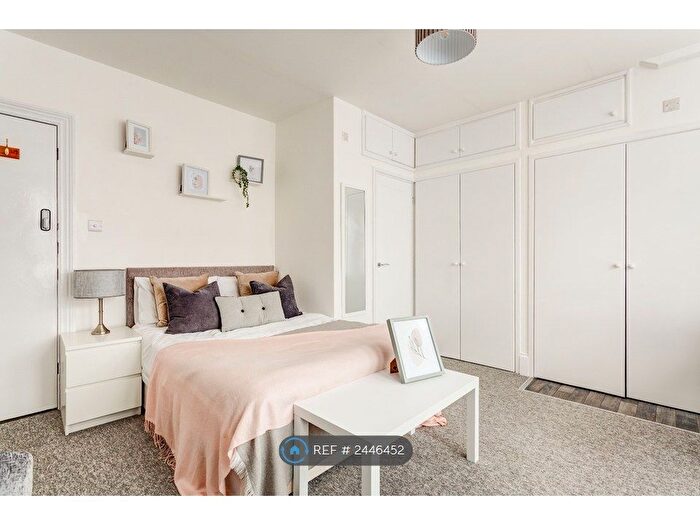 Studio To Rent In Elms Avenue, Eastbourne, BN21