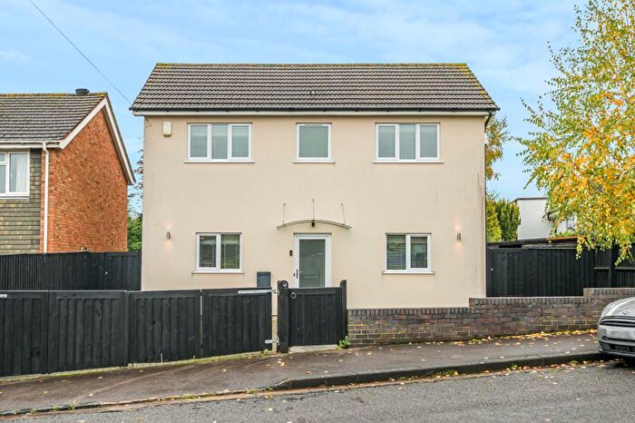 3 Bedroom Detached House To Rent In Eden Drive, Headington, OX3