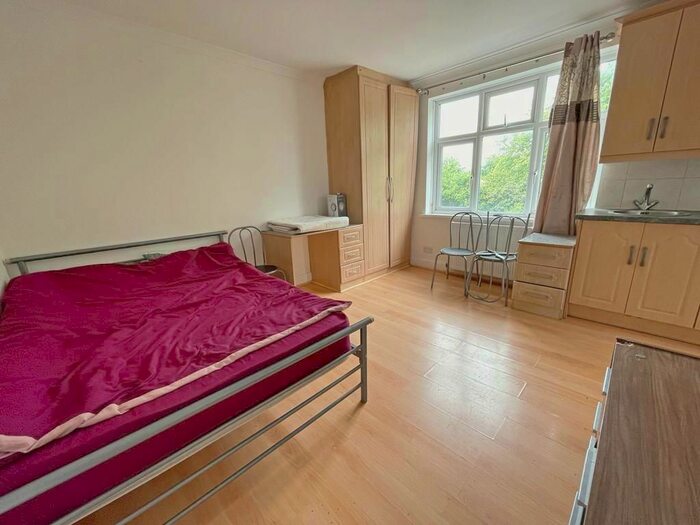 Studio To Rent In Bulstrode Avenue, Hounslow, TW3