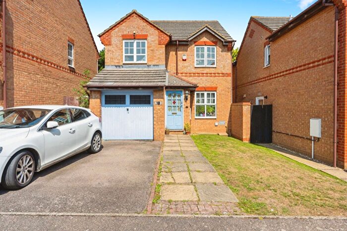 3 Bedroom Detached House For Sale In Emmett Close, Emerson Valley, Milton Keynes, MK4