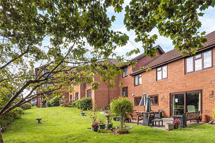 1 Bedroom Apartment To Rent In Francis Court, Worplesdon Road, Guildford, Surrey, GU2