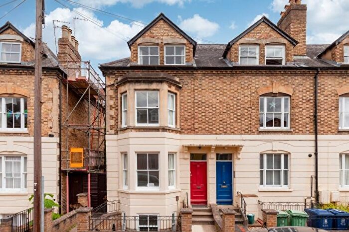 6 Bedroom Town House To Rent In Walton Crescent, Oxford, OX1