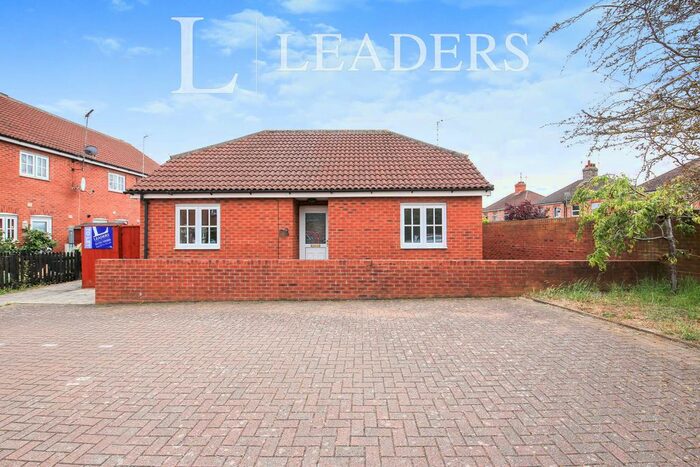 2 Bedroom Bungalow To Rent In St Thomas Road, Spalding, Lincs, PE11