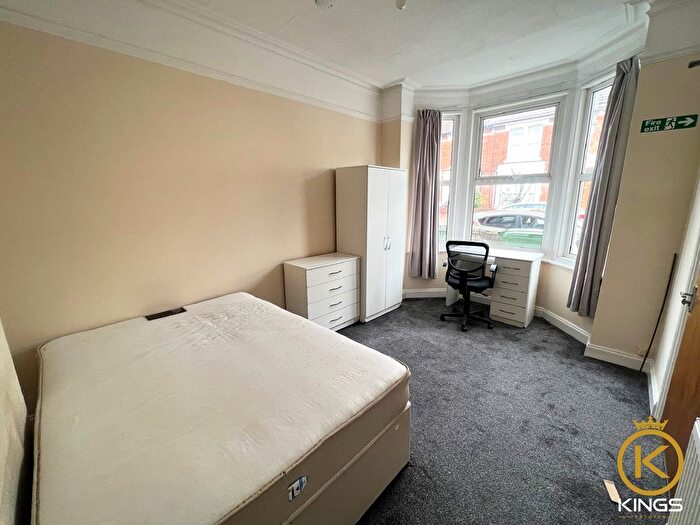 5 Bedroom Terraced House To Rent In Francis Avenue, Southsea, PO4