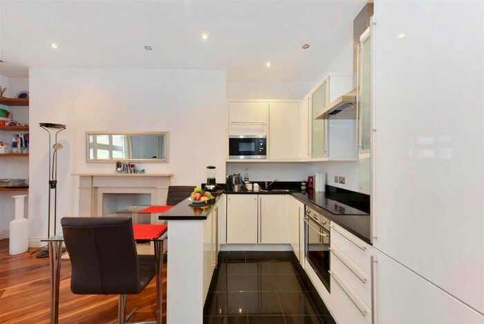 1 Bedroom Flat For Sale In Dunraven Street, Mayfair, W1K