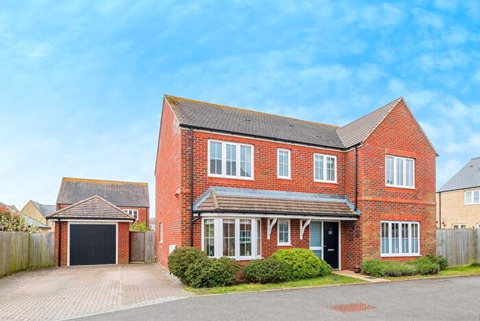 4 Bedroom Detached House For Sale In Wheatsheaf Crescent, Bampton, OX18