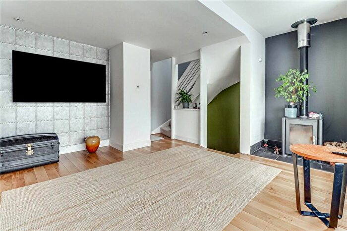 3 Bedroom End Of Terrace House For Sale In Colne Gardens, London Colney, St. Albans, Hertfordshire, AL2