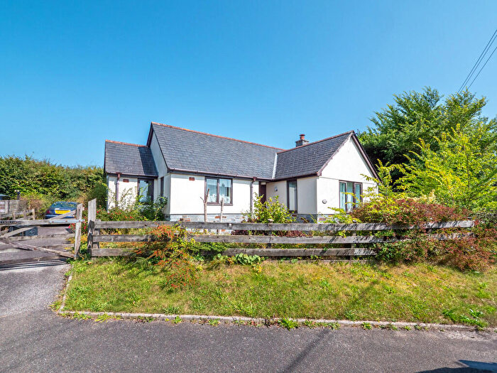2 Bedroom Detached Bungalow For Sale In Oak Lane, Whitstone, EX22