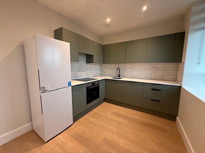 2 Bedroom Flat To Rent In Dean Park Crescent, Bournemouth, BH1