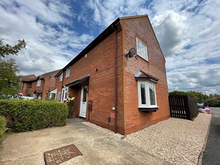 2 Bedroom End Of Terrace House To Rent In Bergamot Gardens, Milton Keynes, MK7