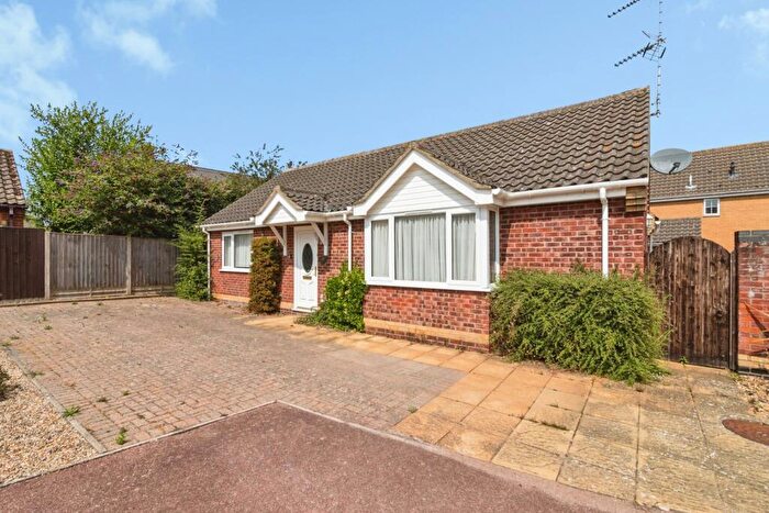 2 Bedroom Bungalow For Sale In Willow Close, Worlingham, Beccles, Suffolk, NR34