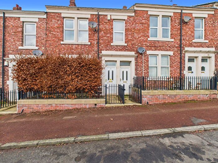 2 Bedroom Flat For Sale In Hyde Park Street, Gateshead, NE8