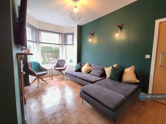 6 Bedroom End Of Terrace House To Rent In Acomb Street, Manchester, M14