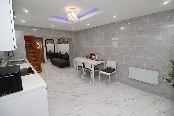 1 Bedroom Property To Rent In Cyfarthfa Street, Cardiff, CF24