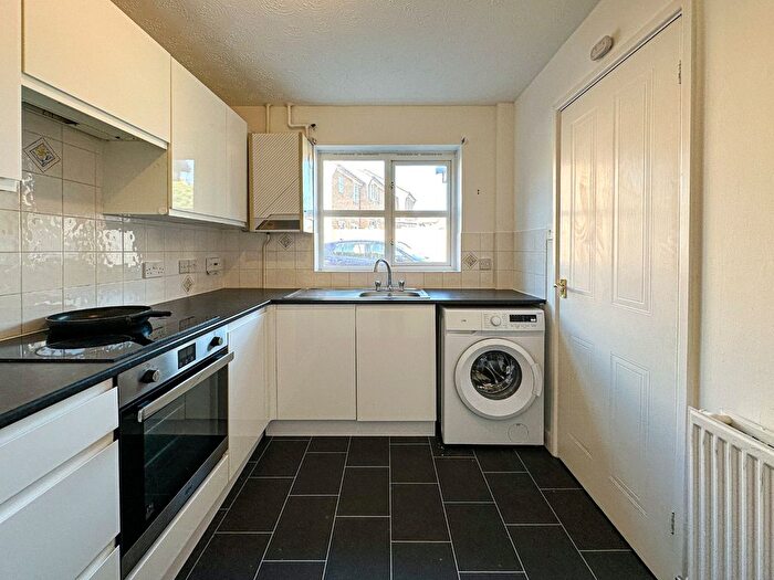 2 Bedroom End Of Terrace House To Rent In Potterton Close, Bridgwater, TA6