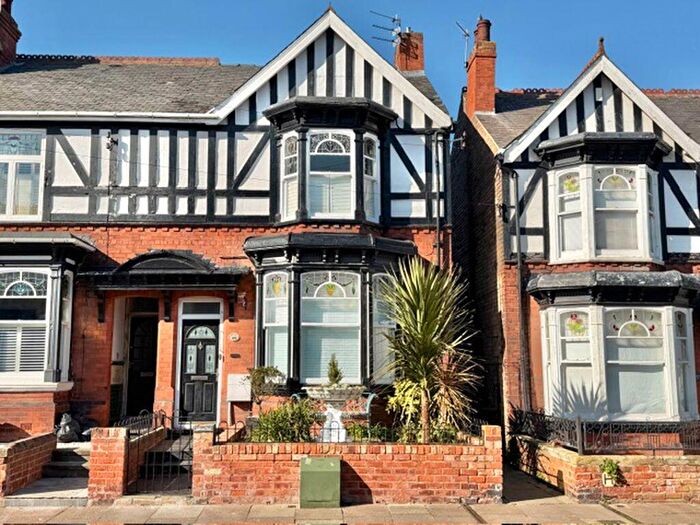 4 Bedroom End Of Terrace House For Sale In Bradford Avenue, Cleethorpes, DN35